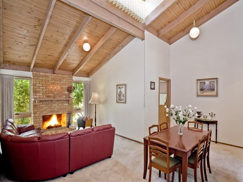 48 Parry Road, Eltham North VIC 3095