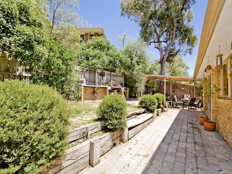 48 Parry Road, Eltham North VIC 3095