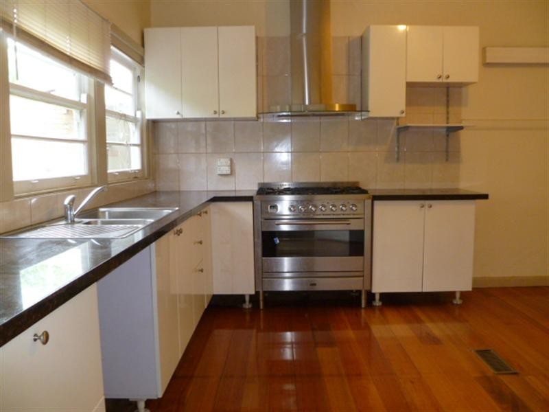 28 Tram Road, Doncaster VIC 3108