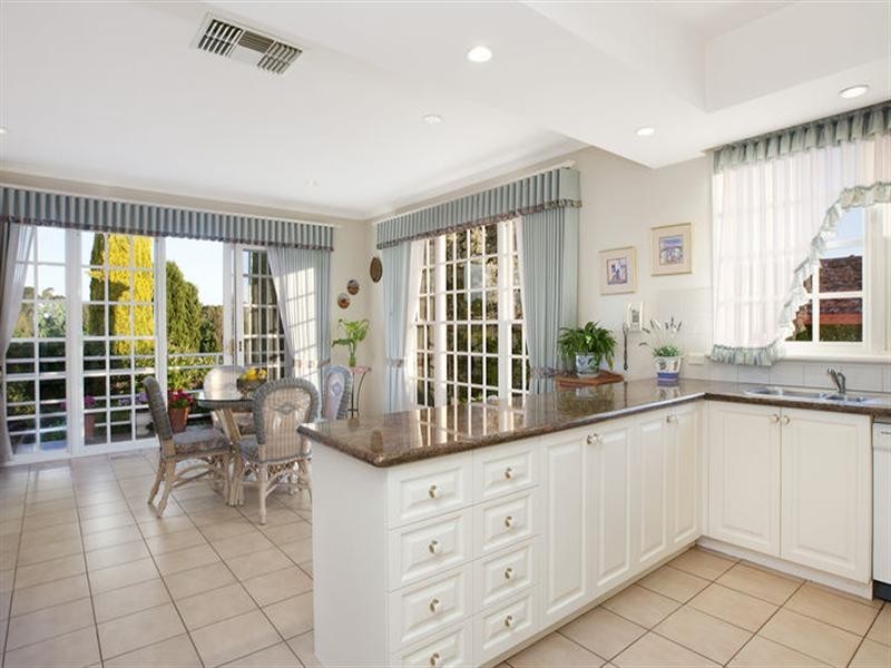 1 Crouch Court, Doncaster VIC 3108