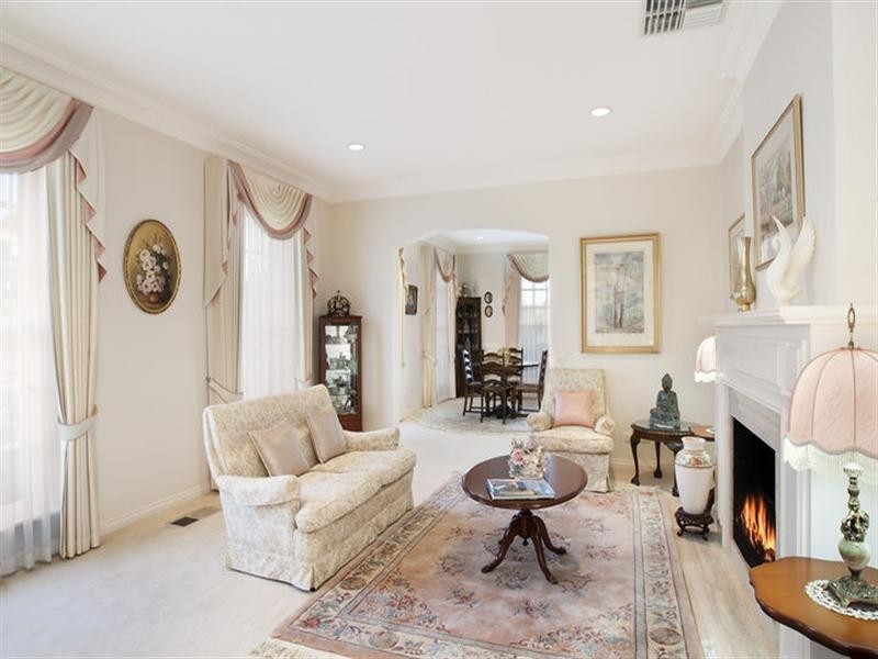 1 Crouch Court, Doncaster VIC 3108