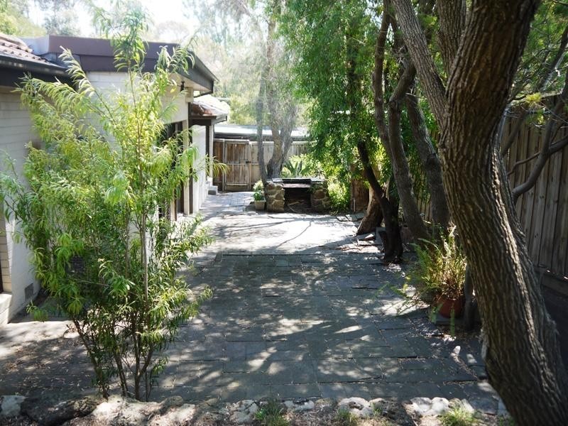 25 Saxon Street, Doncaster VIC 3108