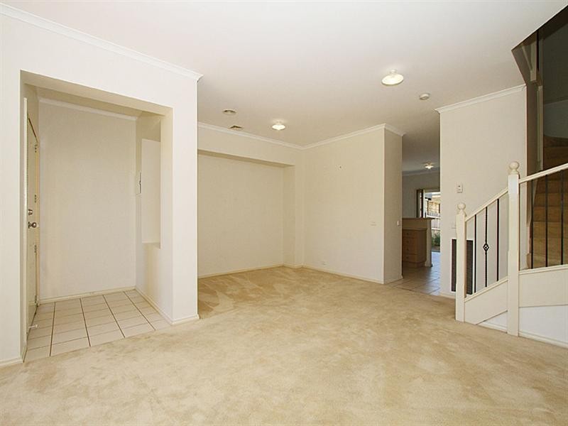 6 Lancewood Walk, South Morang VIC 3752