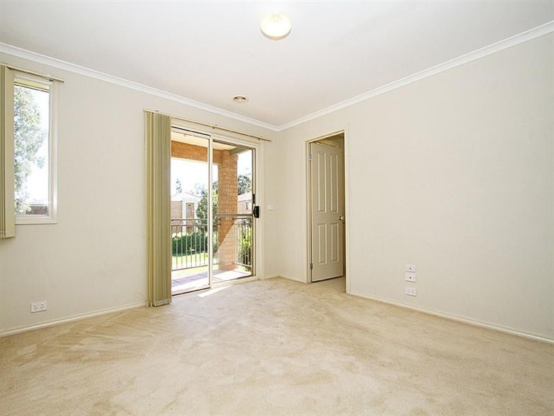 6 Lancewood Walk, South Morang VIC 3752