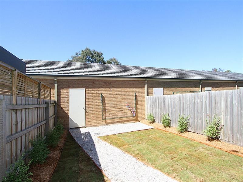 6 Lancewood Walk, South Morang VIC 3752