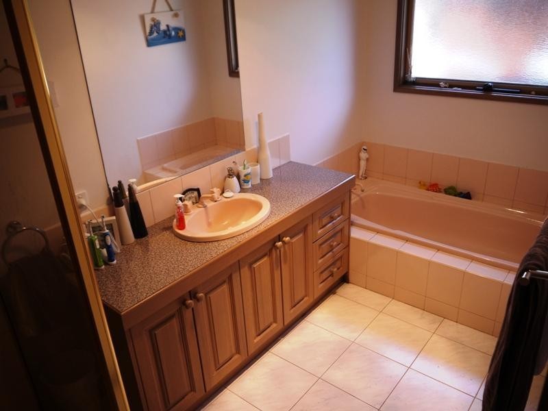 42 Atkinson Street, Templestowe VIC 3106