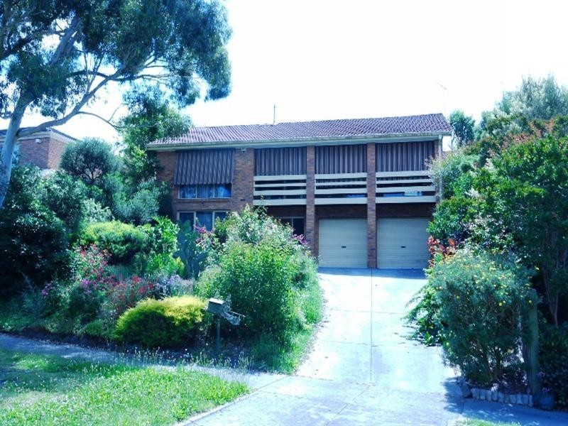 35 Huntingfield Drive, Doncaster East VIC 3109