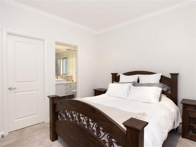 1/124 Beverley Street, Doncaster East VIC 3109