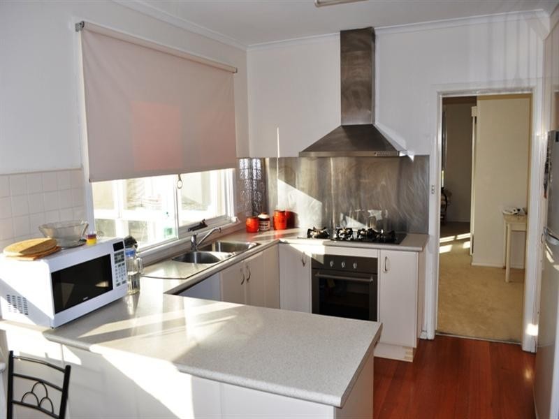 8 Woodstock Court, Doncaster East VIC 3109