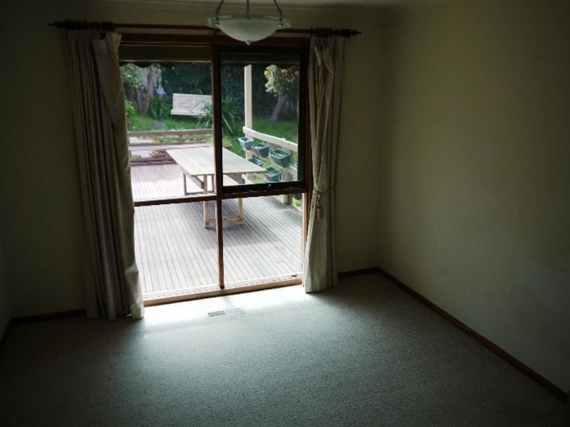 35 Huntingfield Drive, Doncaster East VIC 3109