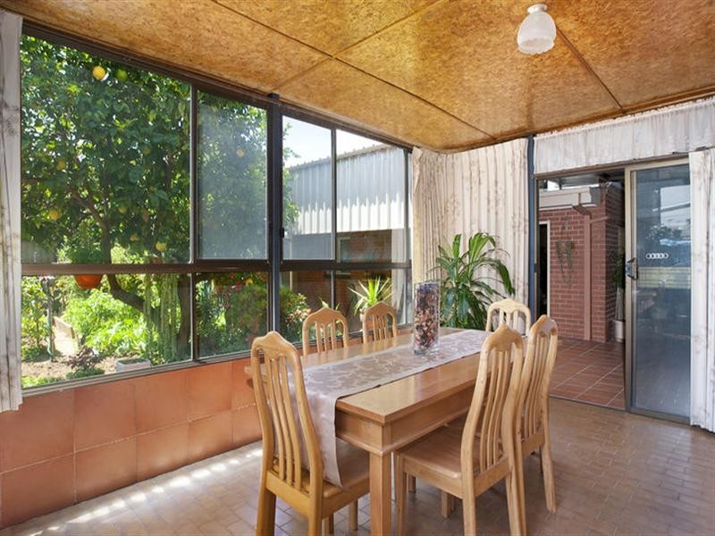 12 Heather Avenue, Thomastown VIC 3074