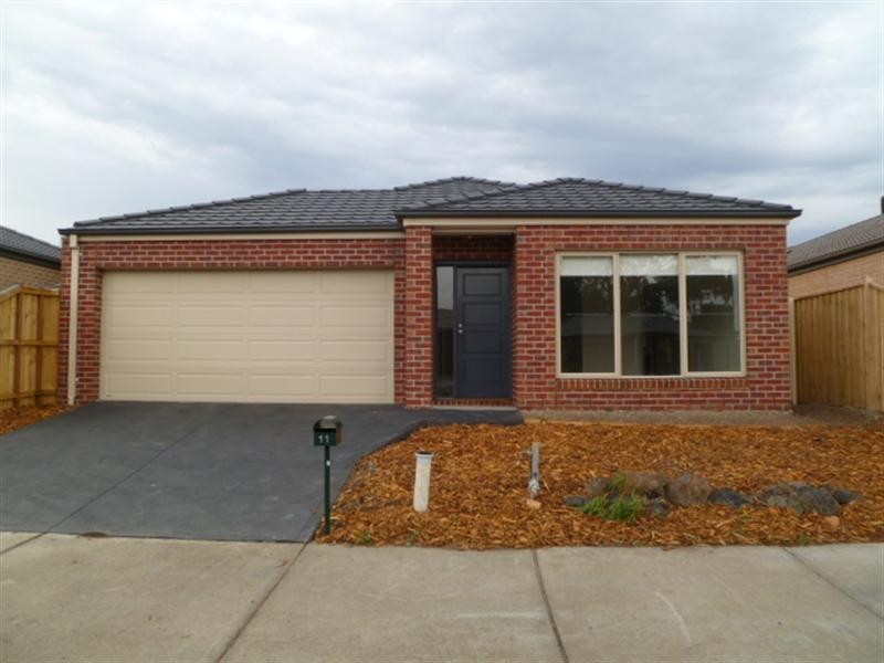 11 Wallaroo Way, Doreen VIC 3754