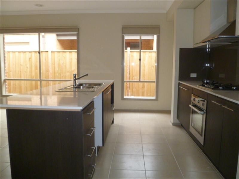 11 Wallaroo Way, Doreen VIC 3754