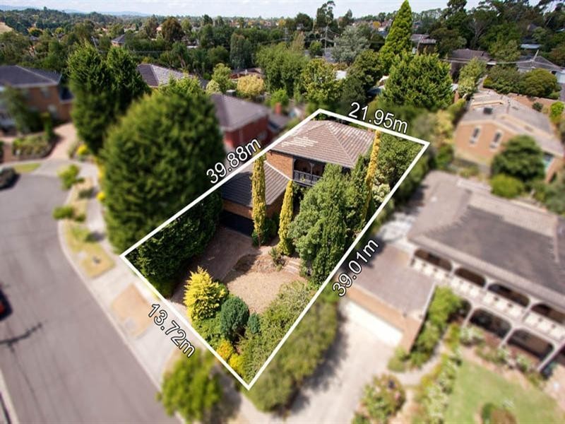 13 Cambridge Wynd, Templestowe Lower VIC 3107