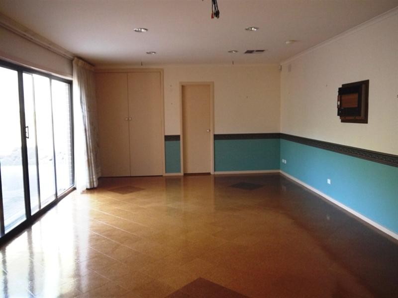 11 Burgundy Drive, Doncaster VIC 3108