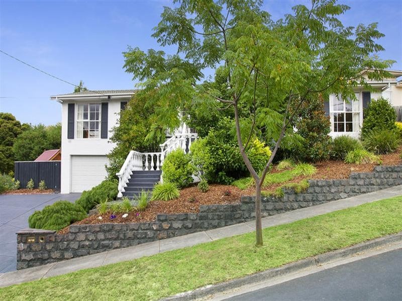 26 Oak Crescent, Templestowe Lower VIC 3107