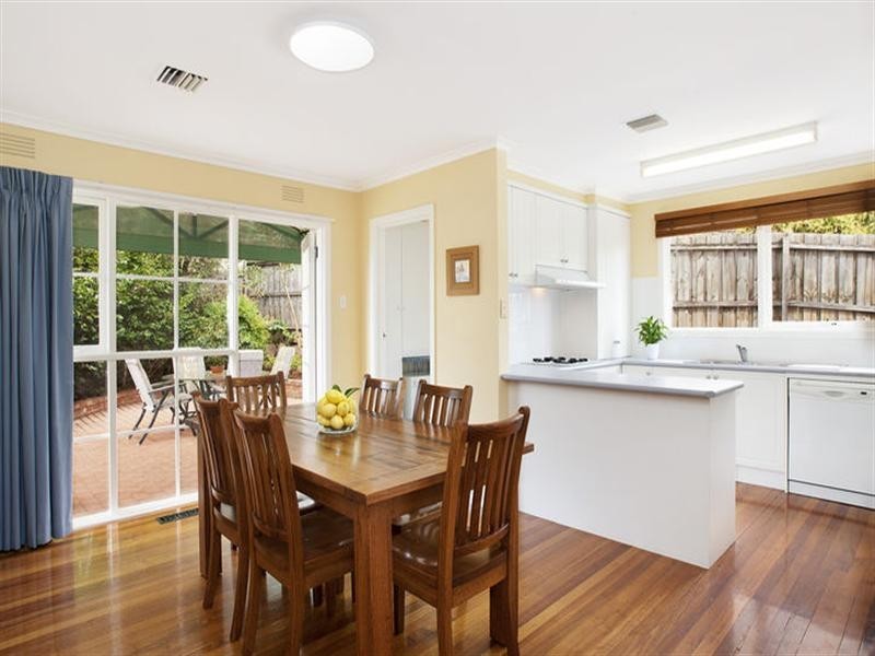 26 Oak Crescent, Templestowe Lower VIC 3107