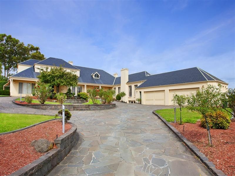 10 Summerhill Road, Templestowe VIC 3106