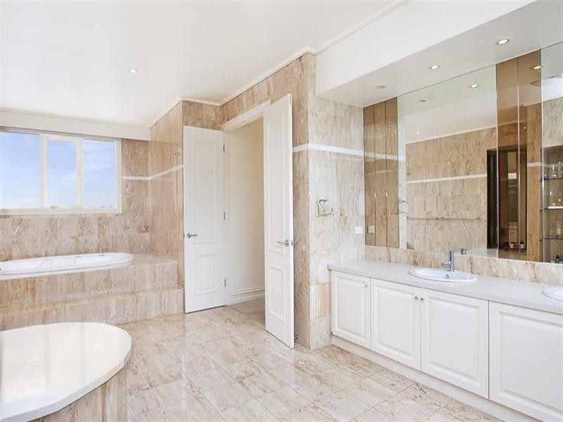 10 Summerhill Road, Templestowe VIC 3106