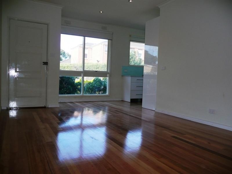 2/1 Paul Street, Doncaster VIC 3108