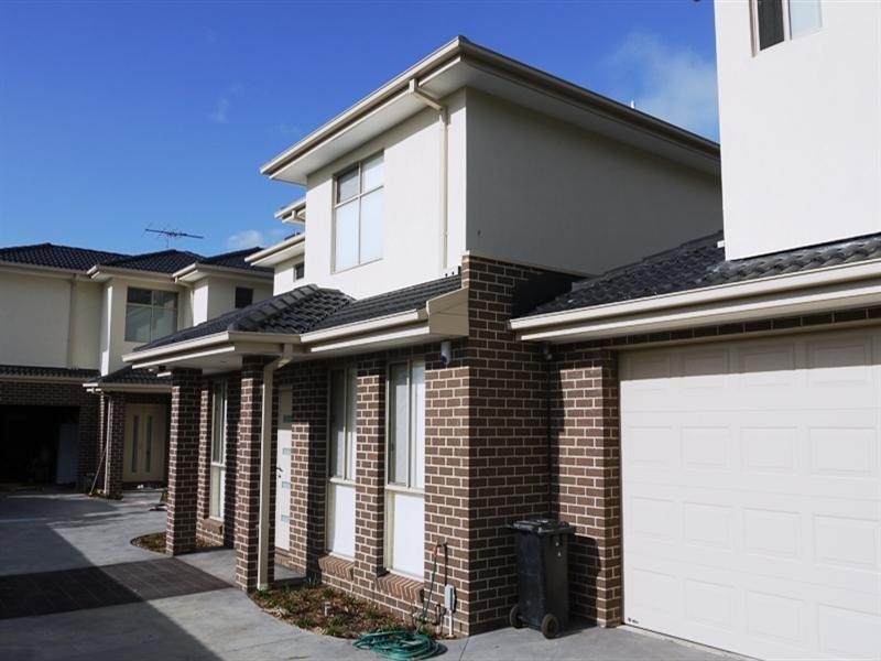 2/1 Beverley Street, Doncaster East VIC 3109