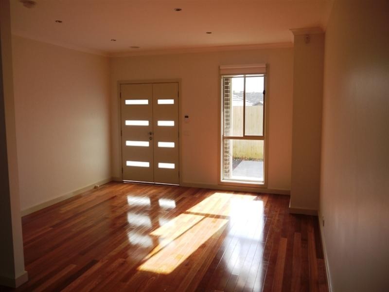 2/1 Beverley Street, Doncaster East VIC 3109