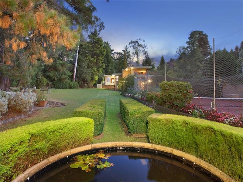 13 Wembley Gardens, Donvale VIC 3111