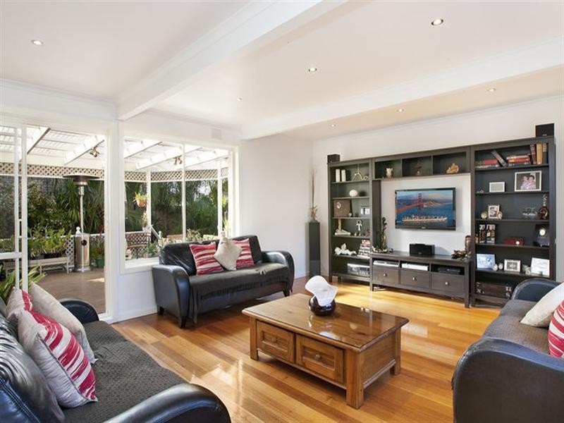 6 Hawk Street, Doncaster East VIC 3109