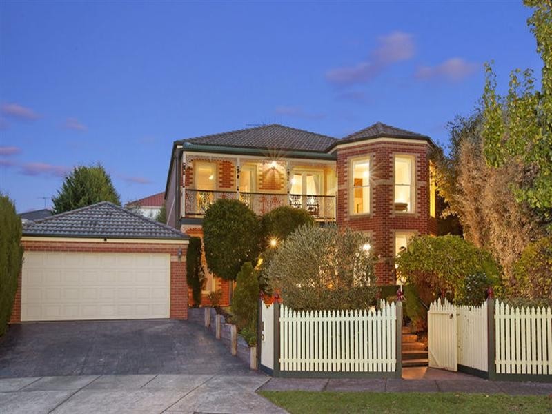 13 Lachlan Grange, Bulleen VIC 3105