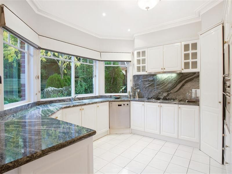 13 Lachlan Grange, Bulleen VIC 3105