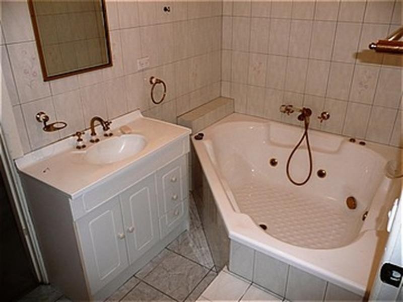 48 Koolkuna Avenue, Doncaster VIC 3108