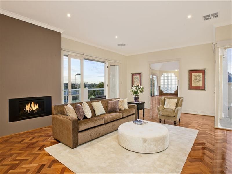 10 Summerhill Road, Templestowe VIC 3106