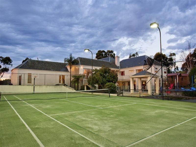 10 Summerhill Road, Templestowe VIC 3106