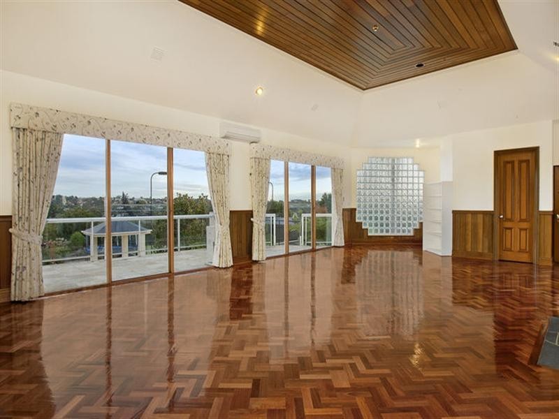 10 Summerhill Road, Templestowe VIC 3106