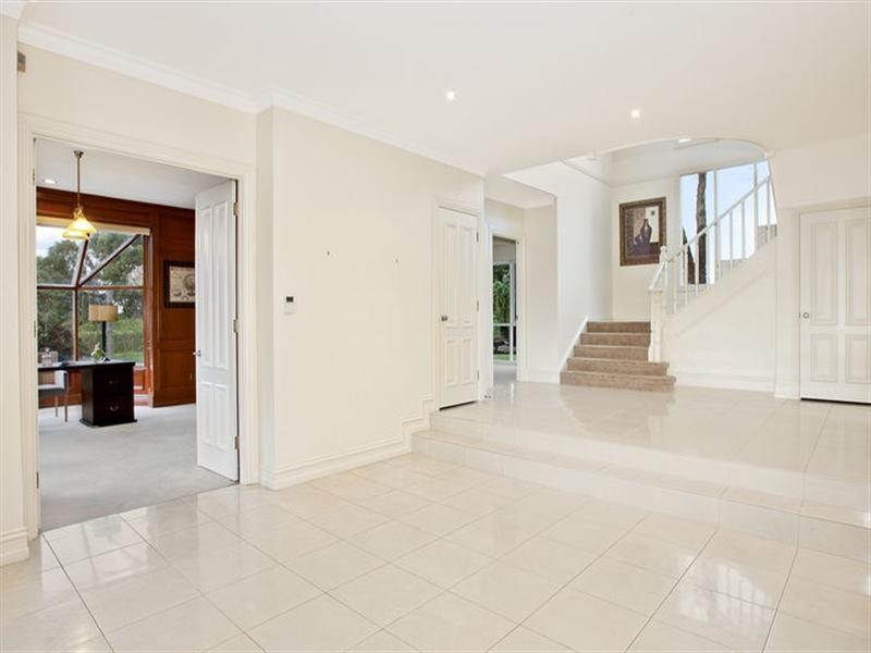 10 Summerhill Road, Templestowe VIC 3106