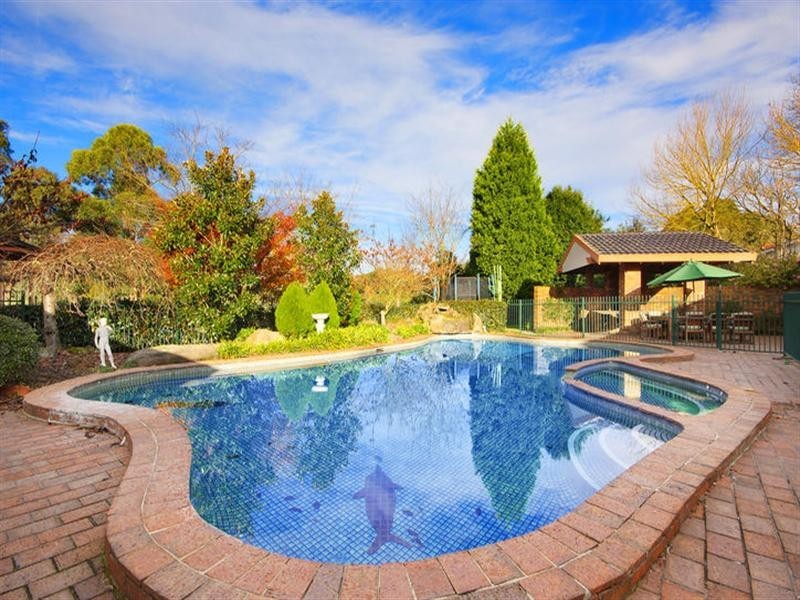 1 Orchard Rise, Park Orchards VIC 3114