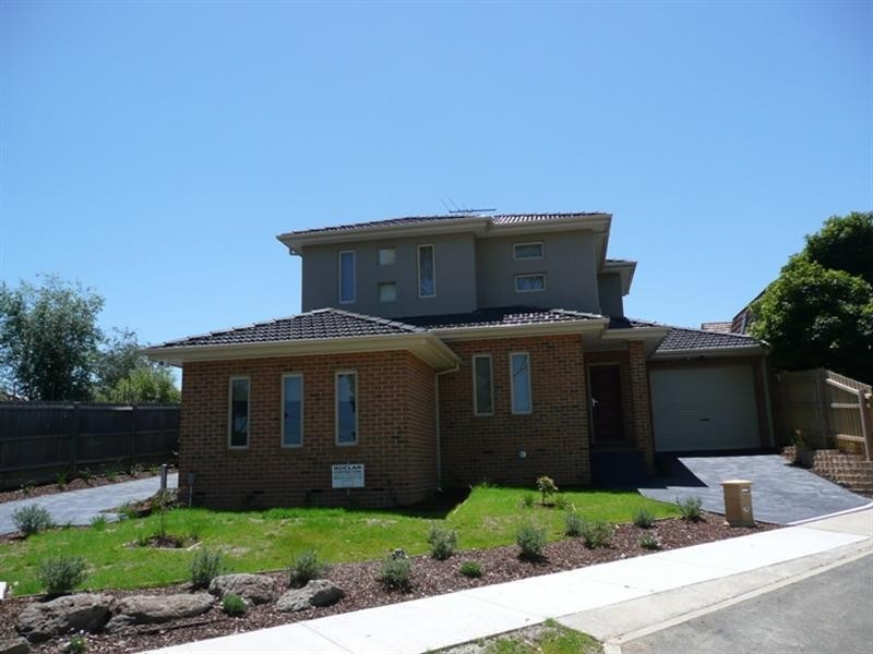 49 Whittens Lane, Doncaster VIC 3108