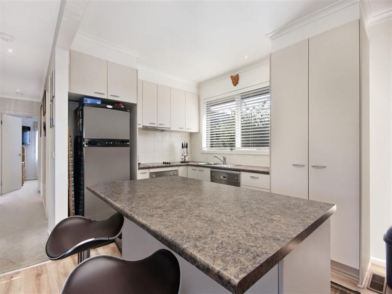7 Barclay Avenue, Croydon VIC 3136