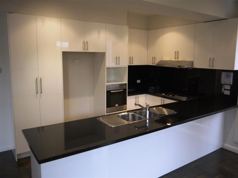 2/11 Highfield Road, Doncaster East VIC 3109