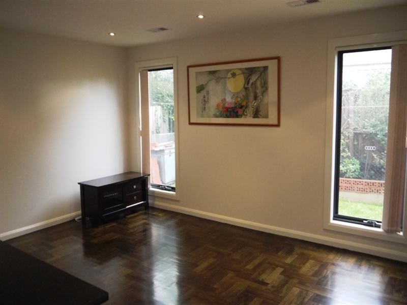 2/11 Highfield Road, Doncaster East VIC 3109