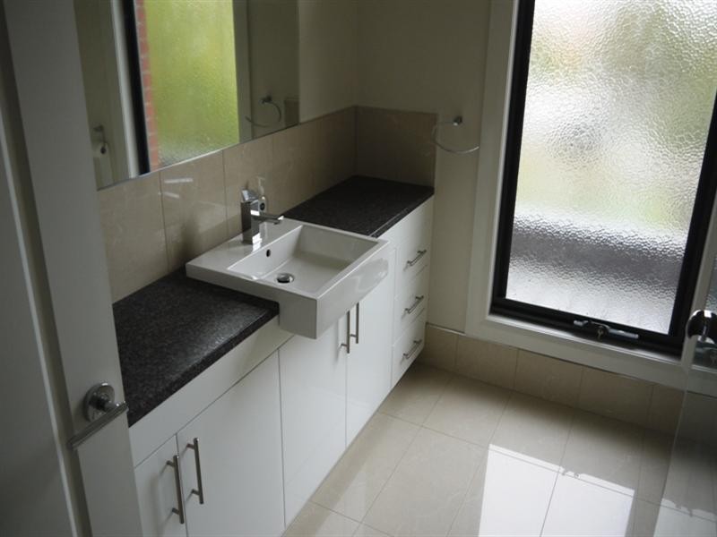 2/11 Highfield Road, Doncaster East VIC 3109