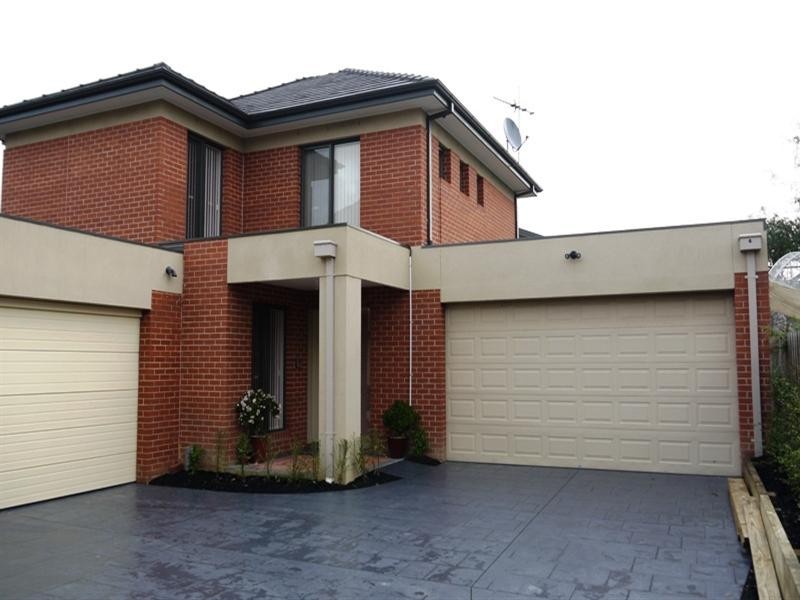 2/11 Highfield Road, Doncaster East VIC 3109