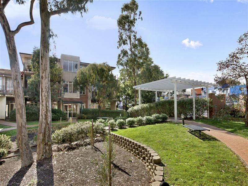 1/243 Blackburn Road, Doncaster East VIC 3109