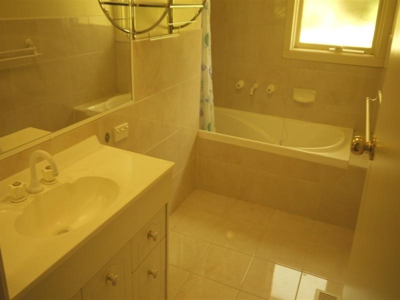 8 Gemini Close, Doncaster East VIC 3109