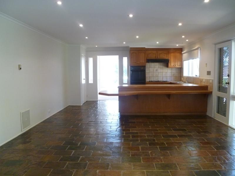 24 Santa Rosa Boulevard, Doncaster East VIC 3109