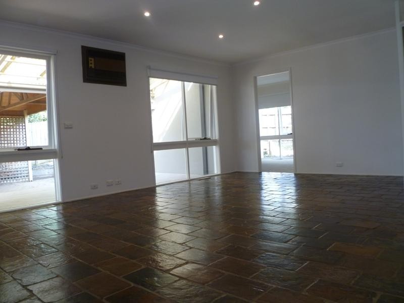 24 Santa Rosa Boulevard, Doncaster East VIC 3109