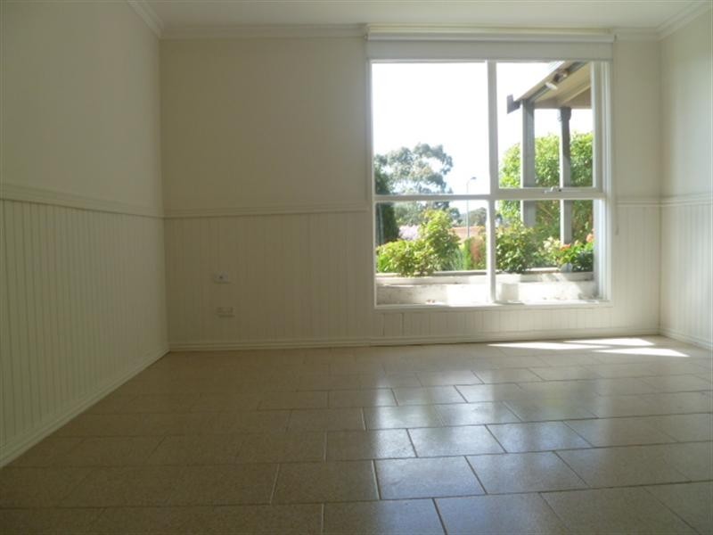 24 Santa Rosa Boulevard, Doncaster East VIC 3109