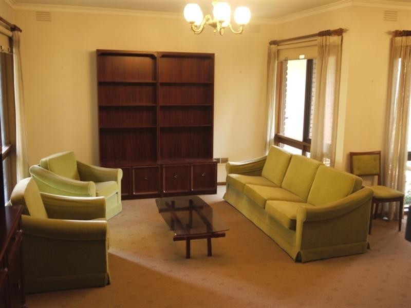 17 Fernlea Crescent, Doncaster East VIC 3109