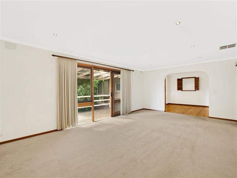 14 Kelvan Grove, Doncaster East VIC 3109