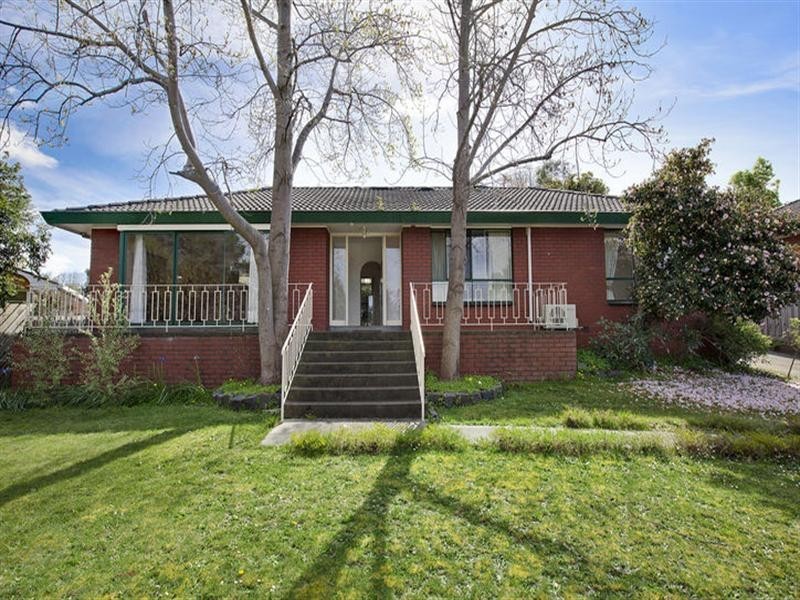 15 Larkspur Avenue, Doncaster VIC 3108